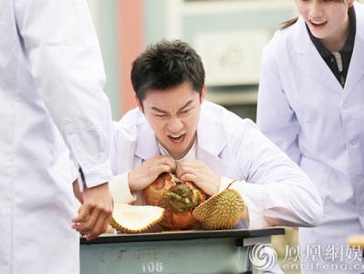 李晨遭人生危机?《约吧大明星》摔碰瓷频“作弊”