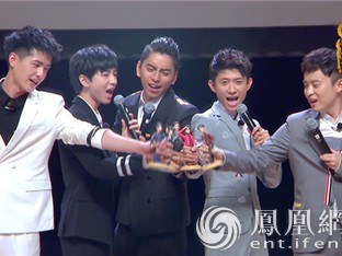 刘昊然《高能少年团》完美收官 上演湿身诱惑