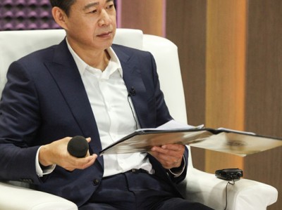 张丰毅39度高烧参加《声临其境》 神还原冯小刚