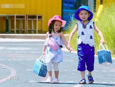 大麟子主动牵手咘咘让贾静雯吃醋：想把女儿带回来