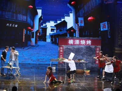 《喜剧狂》蔡明潘长江再聚首 苗阜单枪匹马上阵