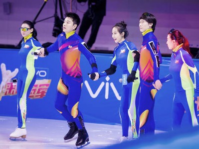《来吧冠军》何炅裁决欲放水 张柏芝化身Elsa冰面起舞