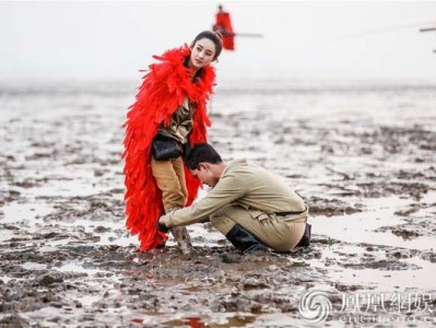 赵丽颖《奇楼》获吴磊贴心绑鞋 与吴亦凡甜蜜对唱