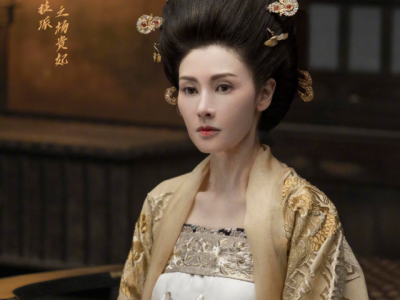 李嘉欣复出录综艺,每月200万零花还不够吗?